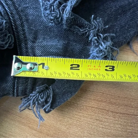 Abercombie & Fitch Curve Love Ultra High Rise Mom Shorts Black Distresses Sz 12 - Picture 6 of 8